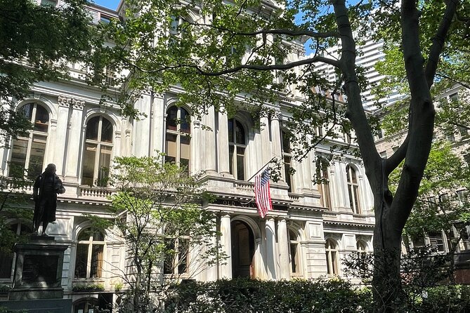 A Taste of the Freedom Trail: Boston's Iconic Food & History Tour - Stop 2: The Freedom Trail with food history, not just monuments