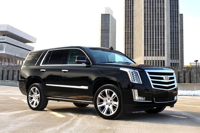 Arrival Private Transfer: Boston Airport BOS to Boston City in Luxury SUV - Meeting your driver at Boston Logan, without the airport guessing game