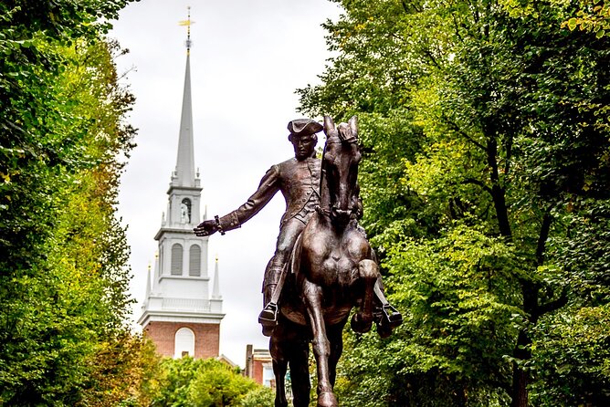 Boston and Cambridge Private Day Tour - North End, Charlestown, and Beacon Hill: where the stories meet the streets