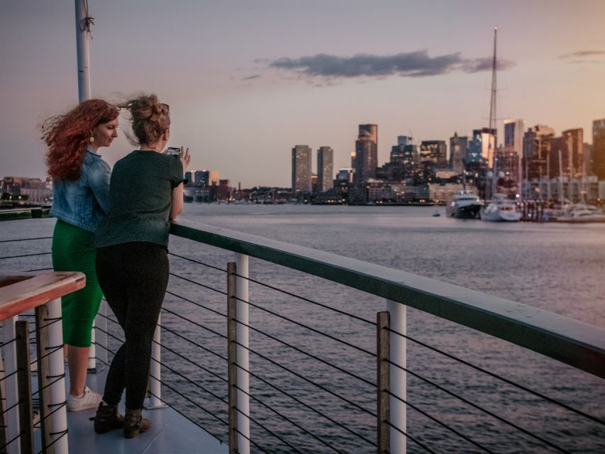Boston: Cocoa and Carols Holiday Cruise - Check-in reality at Rowes Wharf (so you don’t lose your spot)