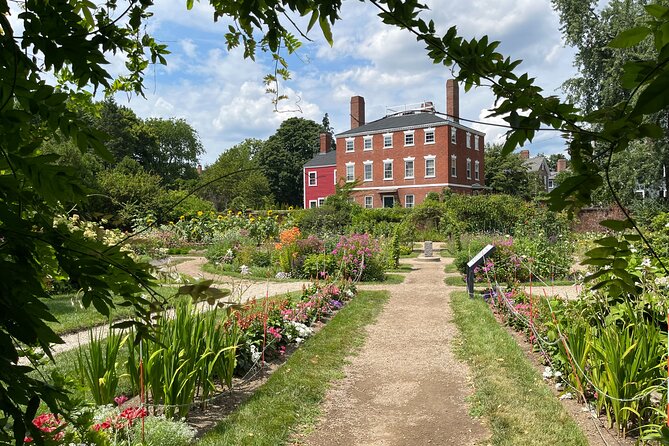 Boston Day Tour by Ferry: Salem Witch Trials Past to Present - FAQ