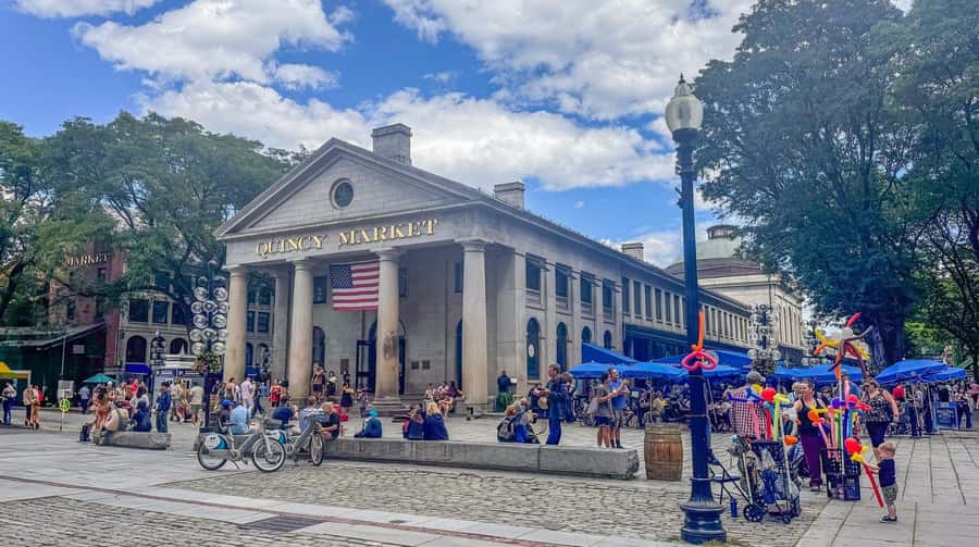 Boston: Freedom Trail and North End Food & History Tour - North End Italian heritage and cannoli tastings you can actually enjoy