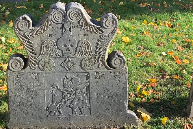 Boston: Freedom Trail History Tour and Brewery Taste - Granary Burying Ground, Boston Common, and the big symbolic spaces