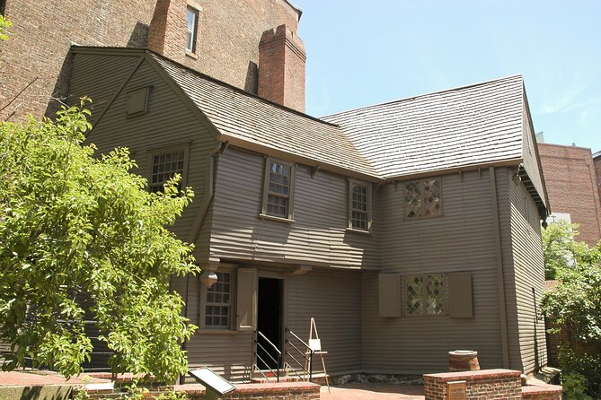 Boston Freedom Trail Self-Guided Audio Walking Tour - Beacon Hill start: Massachusetts State House and Granary Burying Ground