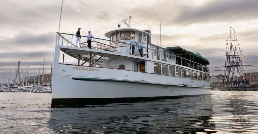 Boston Harbor: Winter Holiday Weekend Brunch Cruise - Crew service and running commentary that keeps things smooth