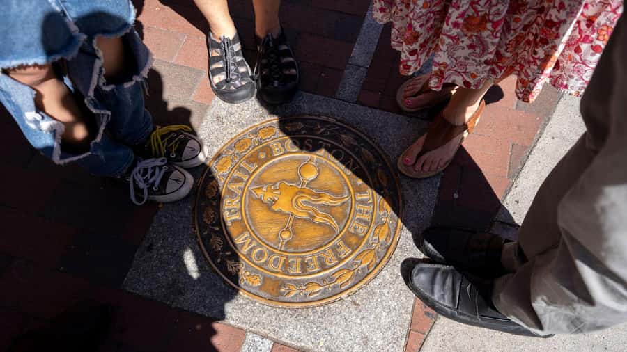 Boston History & Highlights Tour: From Revolution to Today - Old State House to Downtown Crossing and Old City Hall