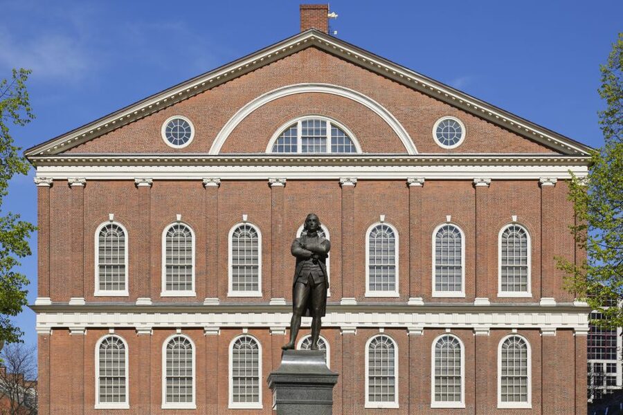 Boston: History Pub Crawl Tour Along the Freedom Trail - Beer Choices, Ordering Strategy, and the Practical Side of a 21+ Night
