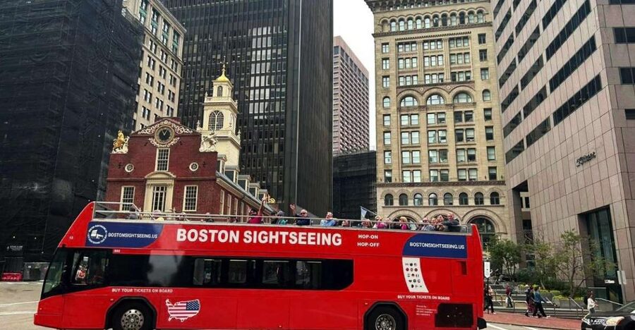 Boston: Hop-On Hop-Off Double-Decker Bus Sightseeing Tour - Meeting point, loop rhythm, and the reboarding deadline