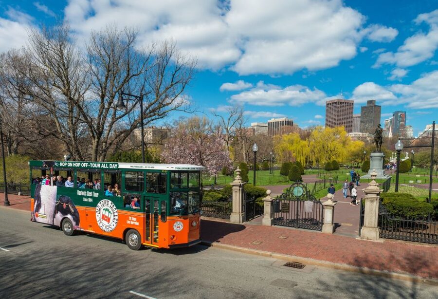 Boston: Hop-on Hop-off Old Town Trolley Tour - The Narration Style: Why Conductors Matter More Than You Think