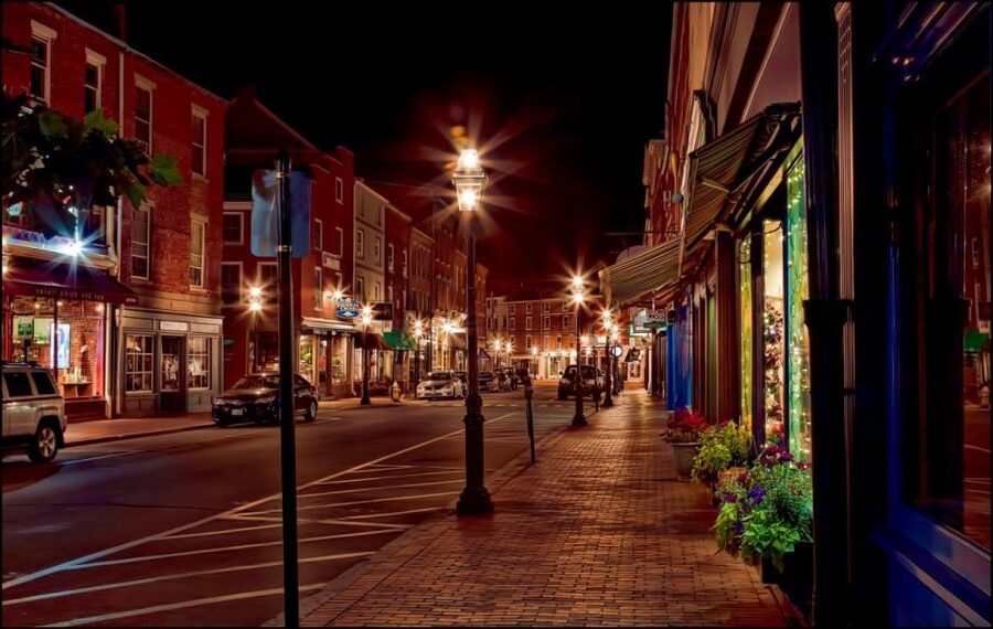 Boston: Kennebunkport Day Trip with Optional Lobster Tour - Boston to Kennebunkport by minibus: comfort and a fast start