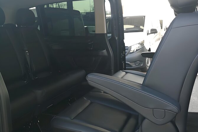 Boston Logan Airport Chauffeur, Boston Airport private Transfer - What you’re really buying: a stress-reducer, not a sightseeing tour