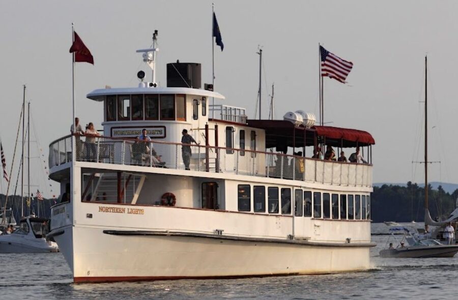 Boston: New England Harbor Cruise - Captain narration: moderate commentary, not an all-day lecture