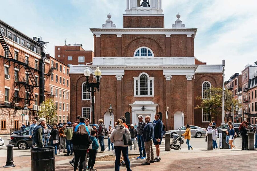 Boston: North End Pizza Walking Tour with 3 Slices & Cannoli - Starting at Modern Pastry Underground, and why that shortcut matters