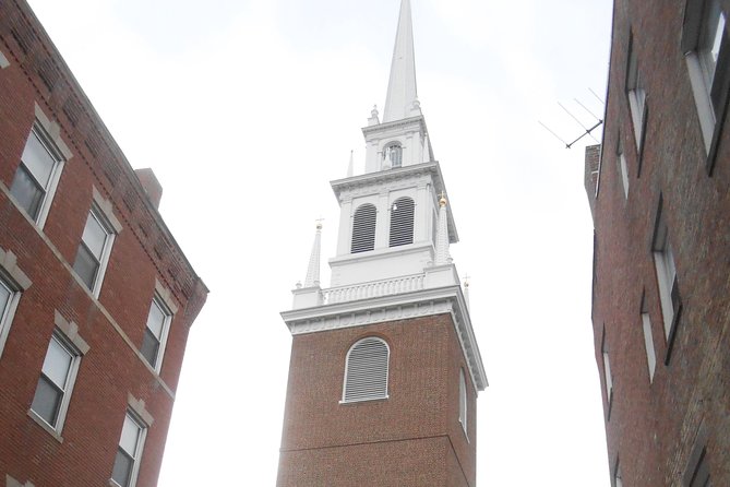 Boston North End self-guided walking tour & scavenger hunt - Downtown return: TD Garden, the Holocaust memorial, and two famous taverns