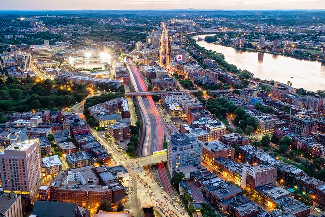 Boston Private City Tour 4 hours and Harvard University - Freedom Trail: a focused walk through 16 history stops