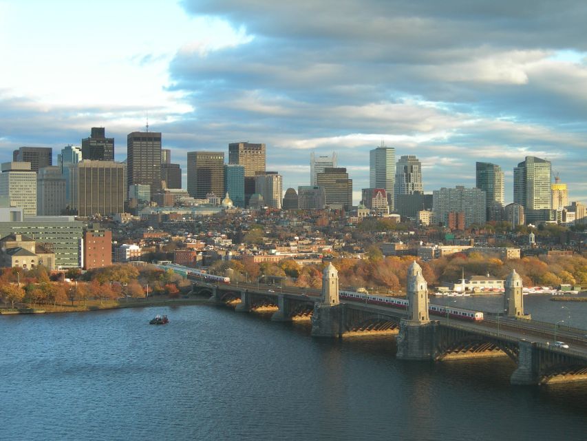 Boston: Private Walking Tour with a Local - Local storytelling: what makes a Lokafyer different from a standard guide