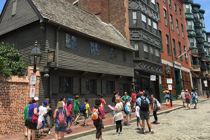 Boston Seafood Lovers Food and History Walking Tour - Quincy Market’s international food hall feel, plus classic samples