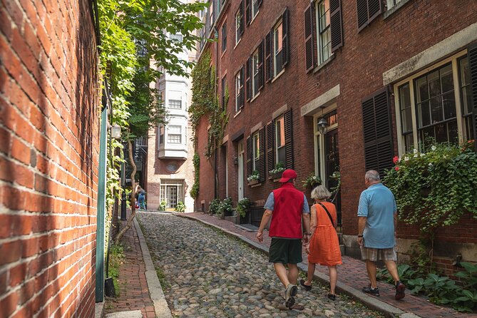 Boston Seafood to Freedom Trail Highlights Private Tour - Passing by the First Bookstore Site and Literary Boston