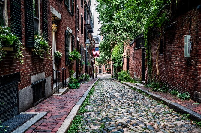 Boston Self Guided Audio Experience - Boston Public Library and Old South Church: public access and revolution in the same breath