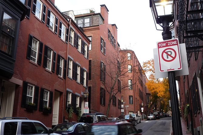 Boston Sightseeing Tour - a fully-narrated driving tour - North End stops: Revere’s story from the street