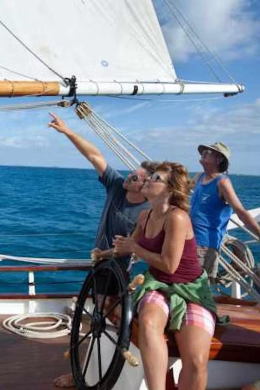 Boston: Sunday Pastry & Prosecco Sail on Boston Harbor - When the crew lets you help: why it feels personal