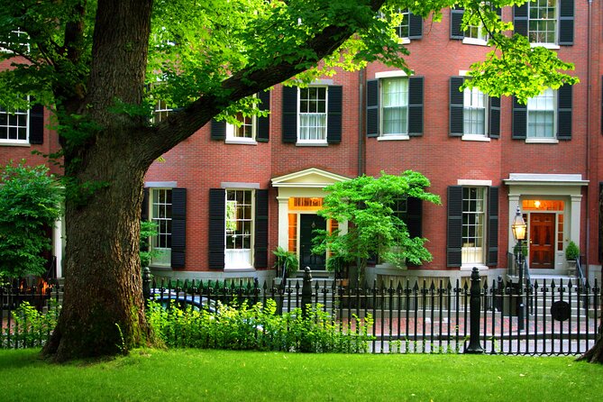 Boston: Underground Railroad History Tour of Beacon Hill - Finishing by the Robert Gould Shaw Memorial and the 54th