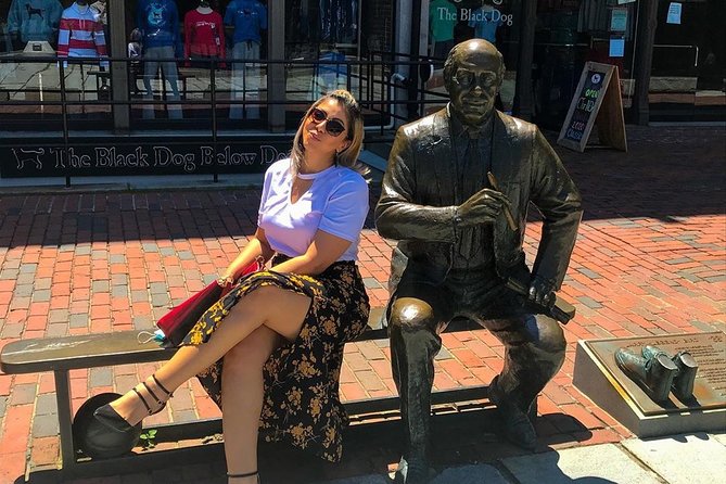 Boston Walk Through History Private & All-Inclusive Tour - Faneuil Hall Marketplace and the Paul Revere House: public life and Revolutionary homes