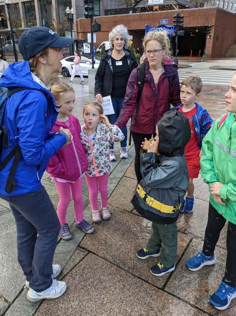Boston Walking Tour for Children - Faneuil Hall, Old State House, and Old South Meeting House