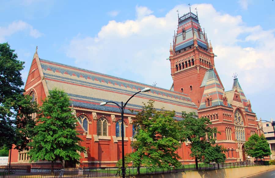 Cambridge, Massachusetts: MIT and Harvard Walking Tour - MIT Media Lab, Gray House, Green Building: Fast Facts You Can See