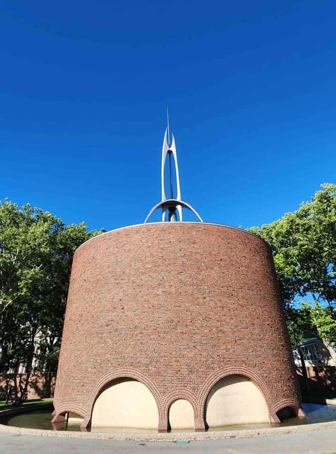 Cambridge, Massachusetts: MIT and Harvard Walking Tour - Harvard Yard, the Statue of the Three Lies, and Traditions With Teeth