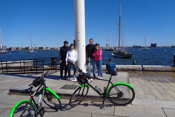 Comfort Hybrid Boston City Bike Rental - Beacon Hill Brownstones: A Doorstep Stop You Can Actually Enjoy