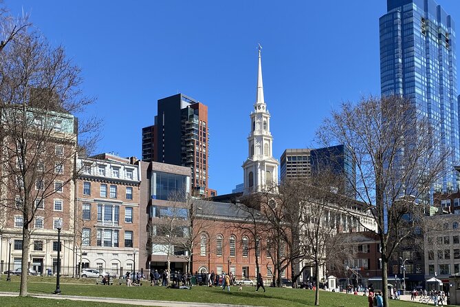 Freedom Trail Walking Tour in Boston in French - Shaw Memorial to Beacon Hill landmarks, history plus architecture
