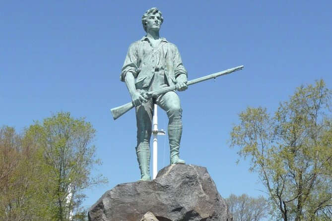 Full-Day Minivan Tour of Revolutionary Boston, Lexington and Concord - Starting at the Paul Revere House: the architecture lesson you can see