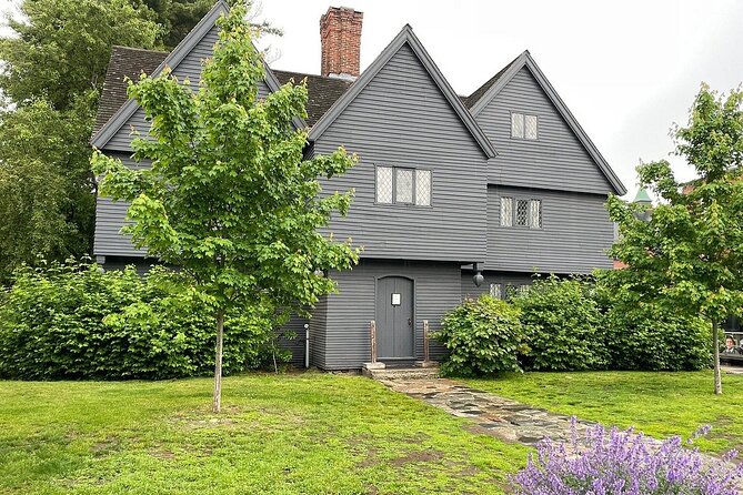 Historian's Guide to the Salem Witch Trials - Salem Witch Trials on Foot, with Krystina Yeager Keeping It Grounded