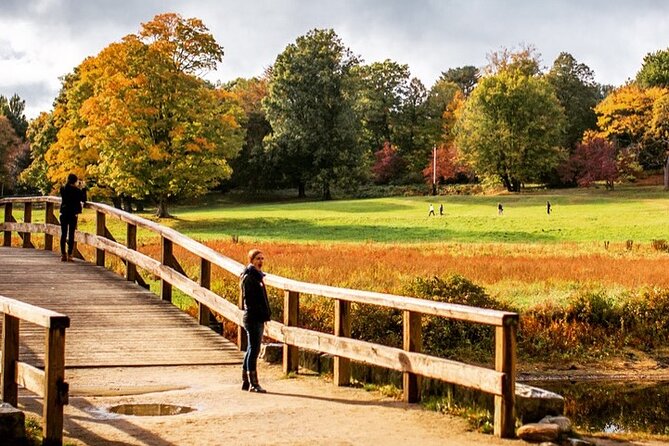 Lexington & Concord 3 hour private tour from Boston - Stop 4: Buckman Tavern for militia waiting and the human scale