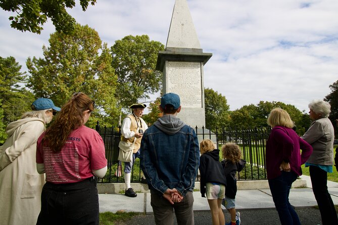 Lexington, MA Battle Green Walking Tour with Costumed Guide - Small group walks and why that matters for a one-hour tour