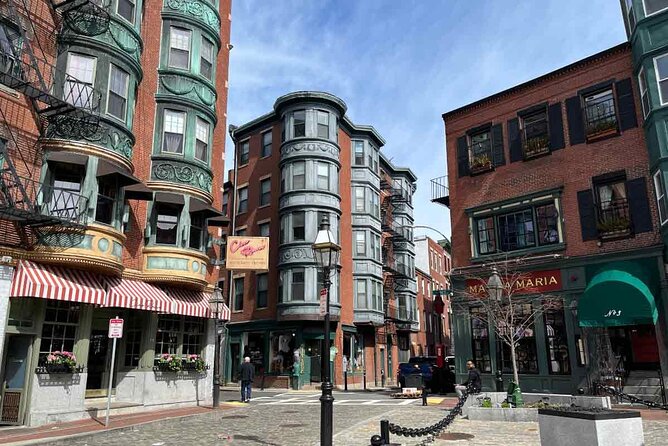 Outdoor Escape Room in Boston - the North End - Physical Clues and App Answers: The Game Flow That Matters