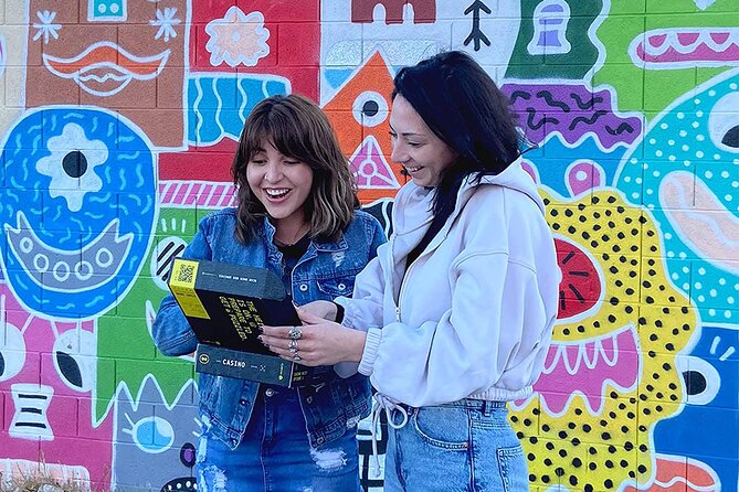 Outdoor Escape Room in Boston - the North End - Quick Break Between Stops, Seating, and Team Circulation