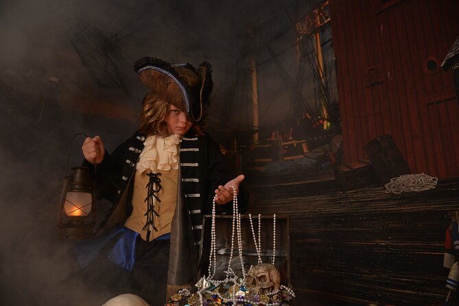Pirate Costume Photo Shoot - First Stop: Arriving at Witch Pix in Salem