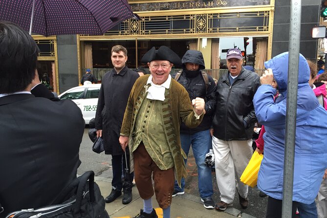 Private 1.5-Hour Freedom Trail Walking Tour with Costumed Guide - Timing and routes: 11 stops, or the full run to the end