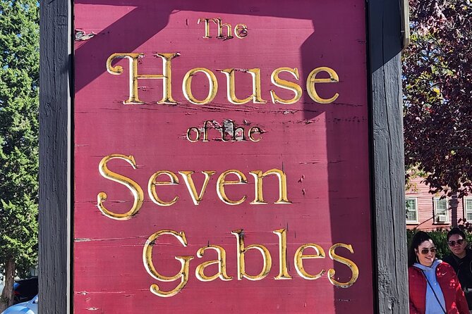 Private Day Tour of Salem and Boston - Houdini Way and the Bewitched Statue: Salem’s pop culture layer