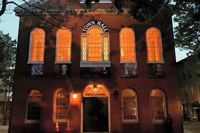 Salem "Hocus Pocus" Movie Locations Tour (31st Anniversary) - Ropes Mansion and Garden: the big movie house stop