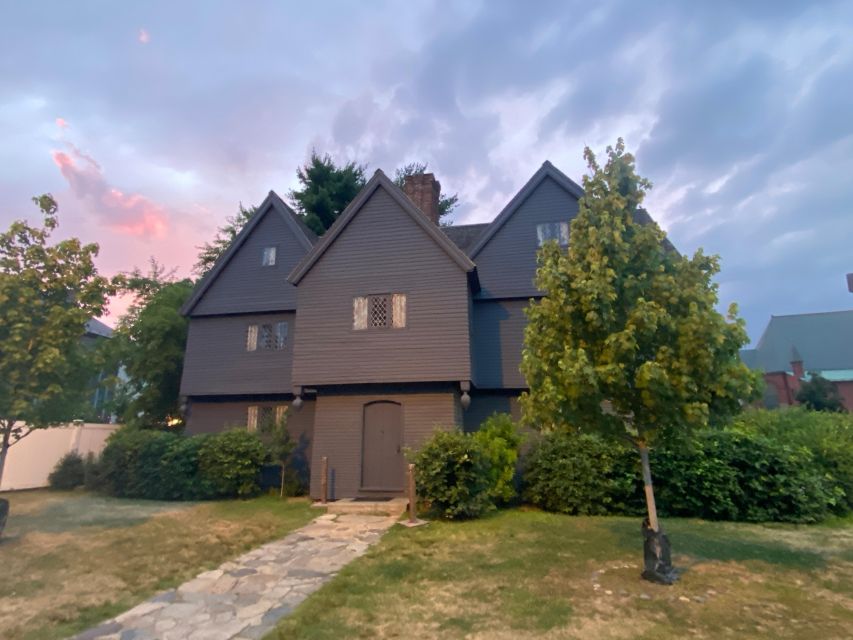 Salem, MA: History and Hauntings Guided Walking Tour - Why this Salem history and hauntings walk works