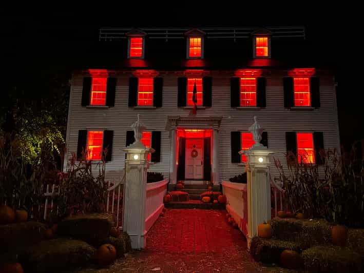 Salem, MA: Hocus Pocus Movie Guided Walking Tour - Old Town Hall, Cemetery Time, and the Parts That Feel Uncomfortably Real