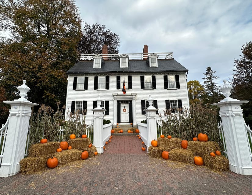 Salem, MA: Hocus Pocus Movie Guided Walking Tour - How Hard Is It, Really? The 3.4 Mile Factor and the Fast Pace