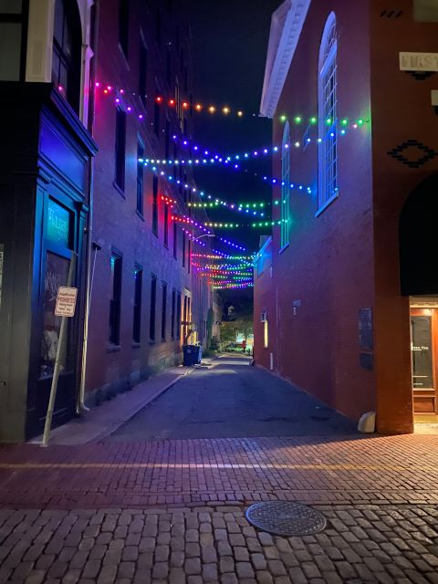 Salem, MA: Mysteries & Murder Guided Walking Tour - Samantha’s Storytelling Tone: Comedy and Grit Working Together