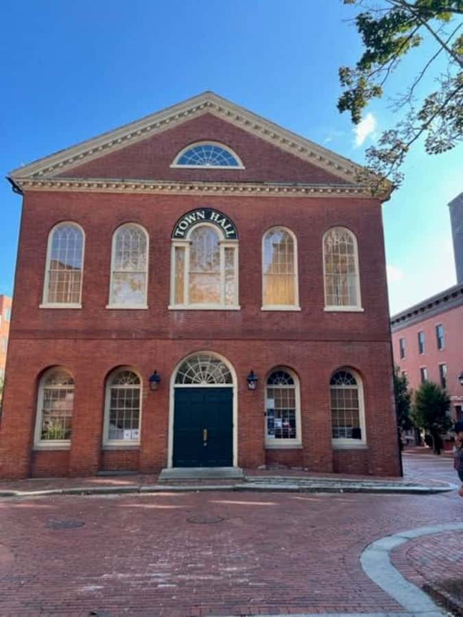 Salem: Salem Witch Tour - Salem, Witch Trials, and Modern Witch Shops in One 90-Minute Walk