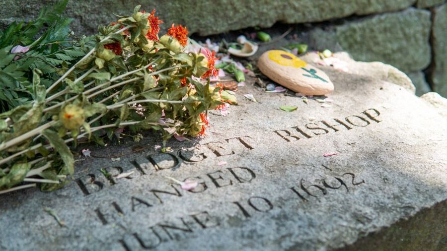 Salem: Self-Guided Scary Ghosts & Witch Trials Audio Tour - The Scary Part: Shadow People, Witches, and Night Street Caution