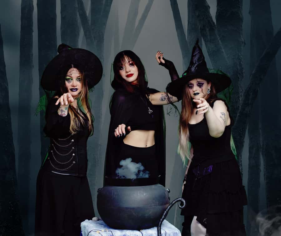 Salem: Ultimate Dead of Night Walking Ghost Tour - Proctor’s Ledge and the Lady in White legend