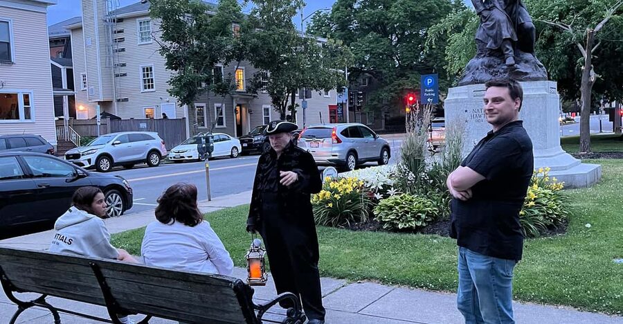 Salem: Vampires and Ghosts Walking Tour with Haunted Objects - The final stretch: Bit Bar, Brodies Seaport, and the indoor finale